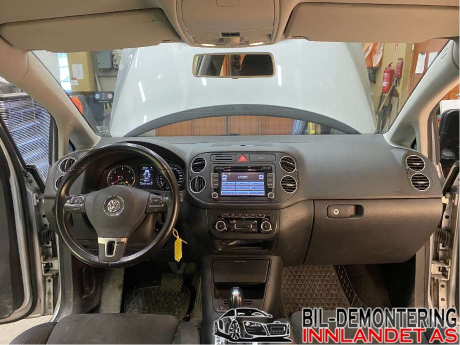 Dashbord til VW Golf, Plus/Cross, 2009-2013 (Fase 2) (VOLKSWAGEN|5M1 857 003 AB)