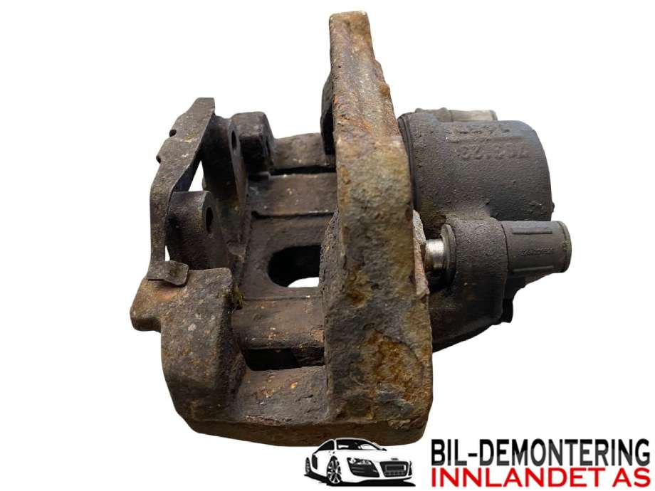Bremsecaliper venstre foran til BMW X3 2010-2017 (F25) (F25) (BMW|34 10 6 790 921|)