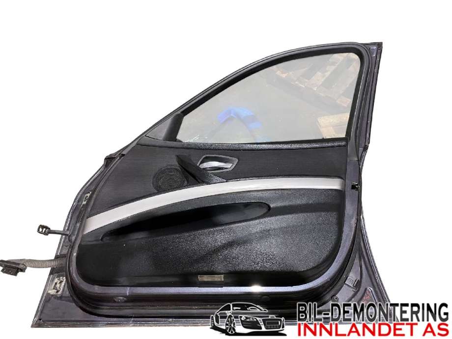 Dør høyre foran til BMW 3-Serie 2005-2011 (E90/E91/E92/E93) (E90/E91/E92/E93) (41 51 5 A2A 386|)
