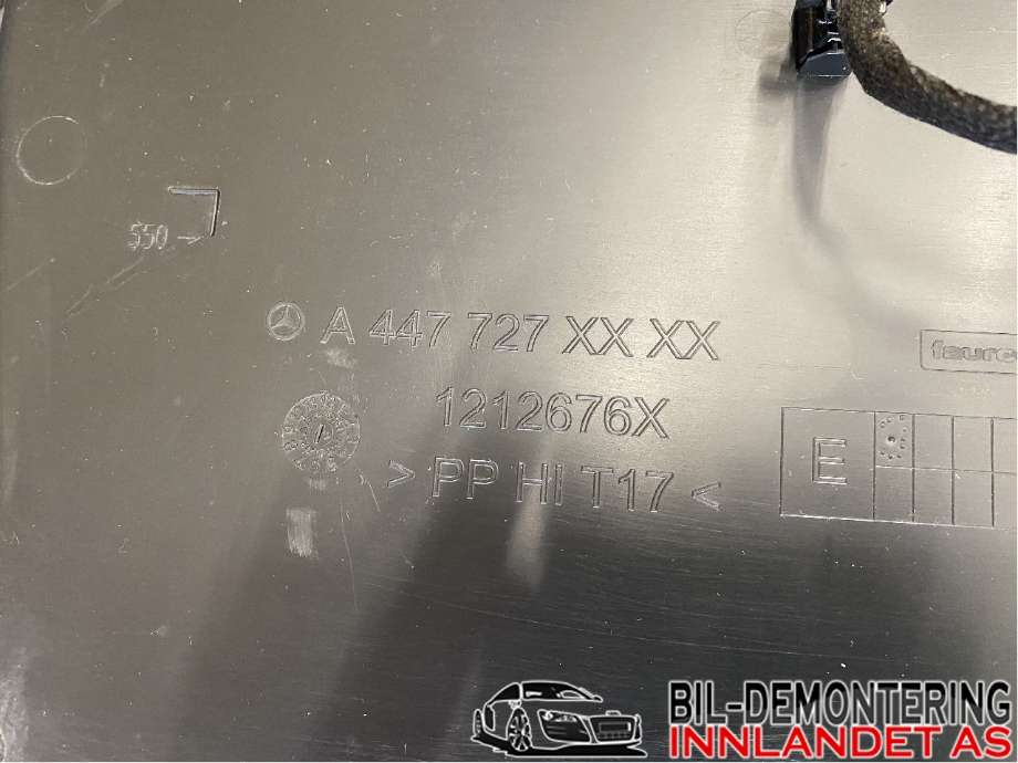 Dørtrekk høyre til Mercedes Vito 2014-->> (W447) (W447) (MERCEDES|A 447 720 72 02|A 447 727 XX XX|)