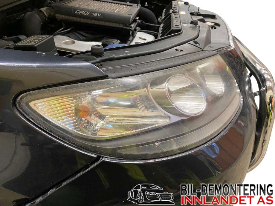 Frontlykt høyre halogen til Hyundai Santa Fe 2006-2009 (Type II, Fase 1)  (HYUNDAI|92102 2B020|)