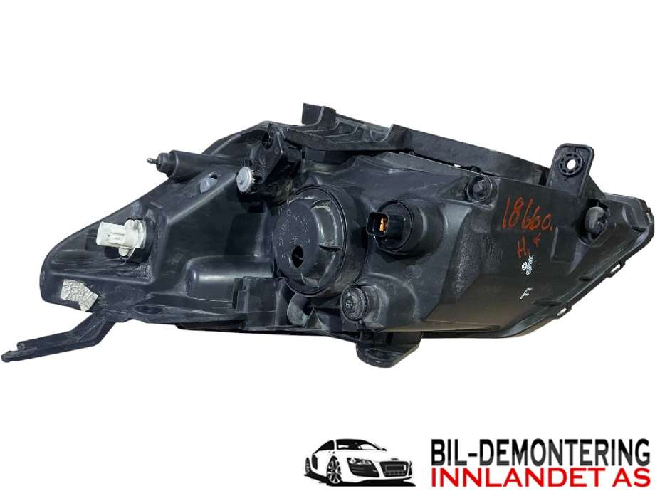 Frontlykt høyre halogen til SsangYong Korando 2011-2013 (Type III)  (SSANGYONG|8310234100|)