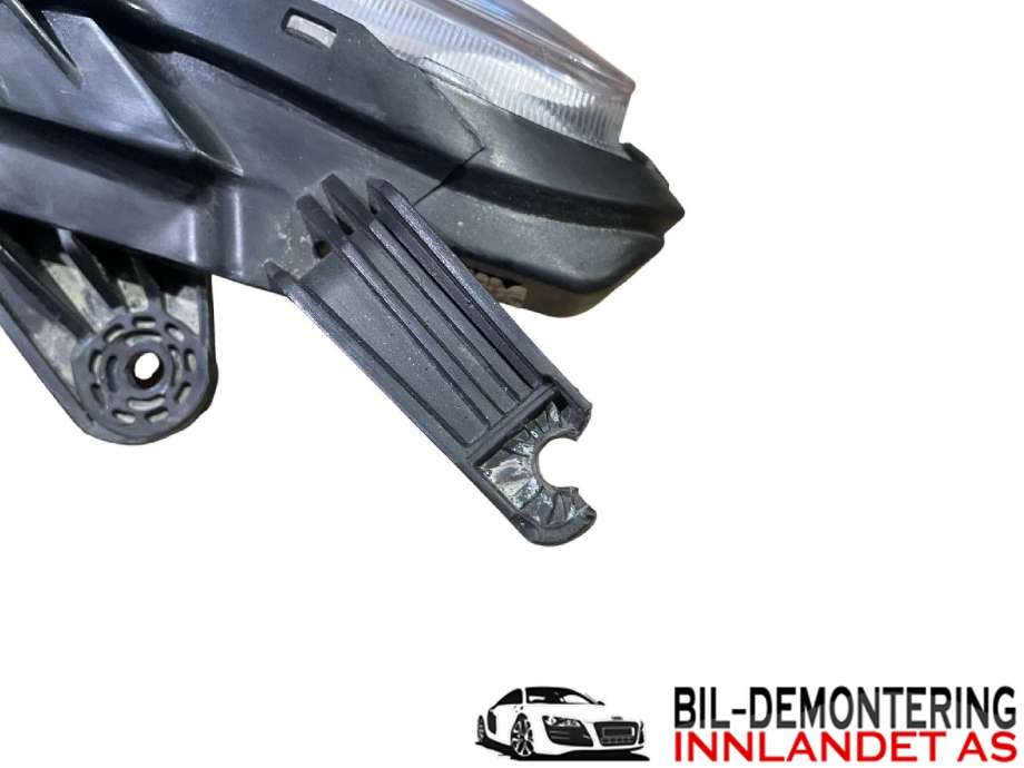 Frontlykt høyre halogen til SsangYong Korando 2011-2013 (Type III)  (SSANGYONG|8310234100|)