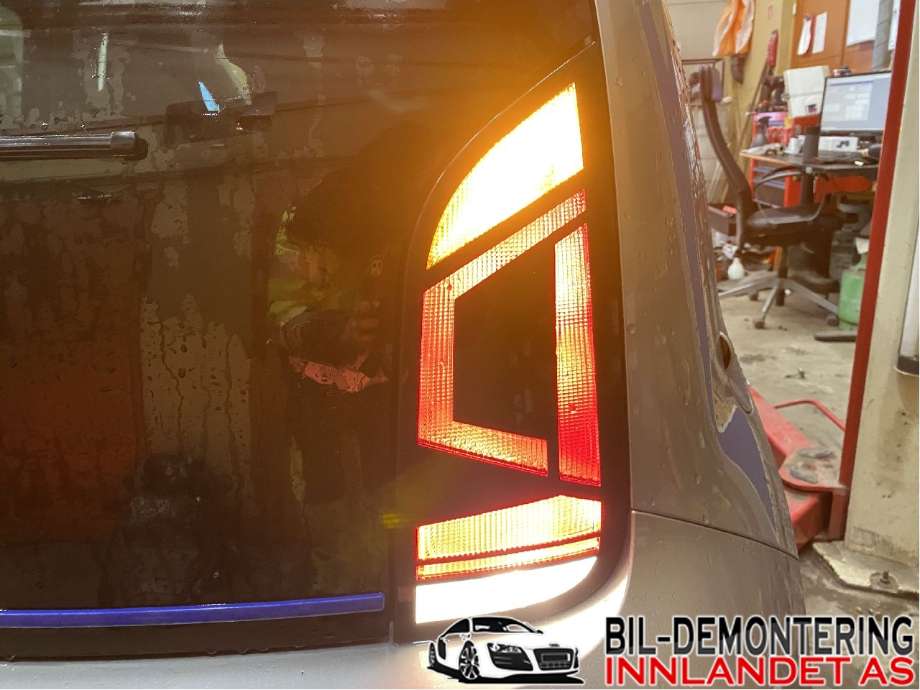 Baklykt høyre til VW E-Up 2013-2019  (VOLKSWAGEN|1S0 945 096 J|)