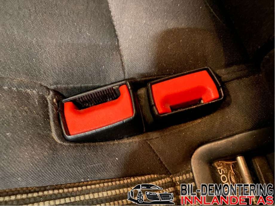 Sikkerhetsbeltelås baksete til Audi A4, 2007-2014 (Type IV) (B8) (B8) (AUDI|8K0 857 739 B)