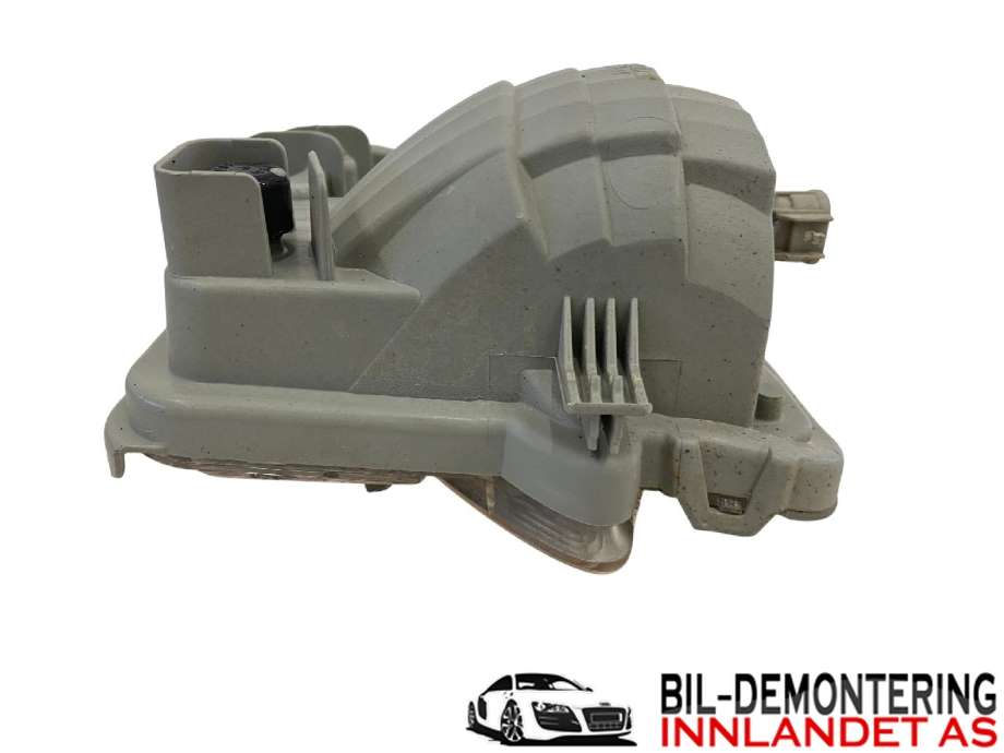 Baklykt fra støtfanger til Subaru Trezia 2011-2013  (SUBARU|8158052250|)