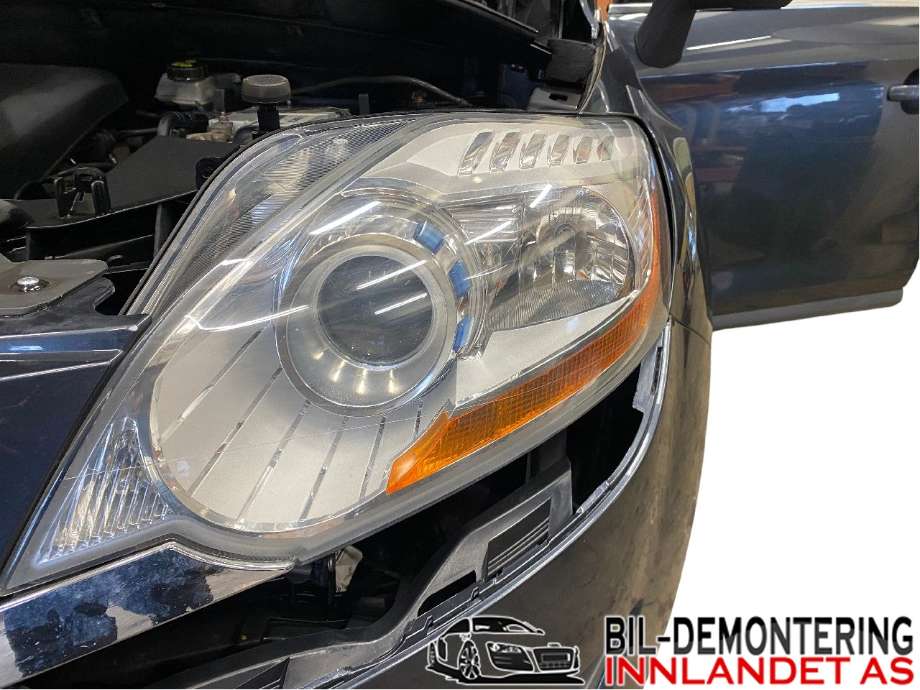 Frontlykt venstre halogen til Ford Kuga, 2008-2012 (Type I)  (FORD|8V41-13006-AE)