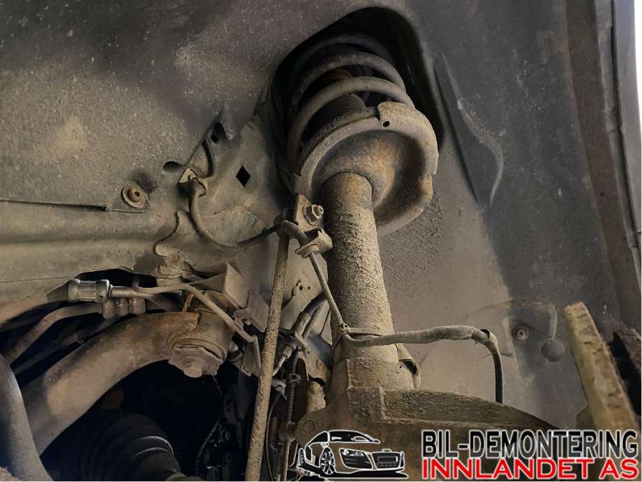 Fjærbein høyre foran til Ford Kuga 2008-2012 (Type I)  (FORD|8V41-18045-CB|1570023|)