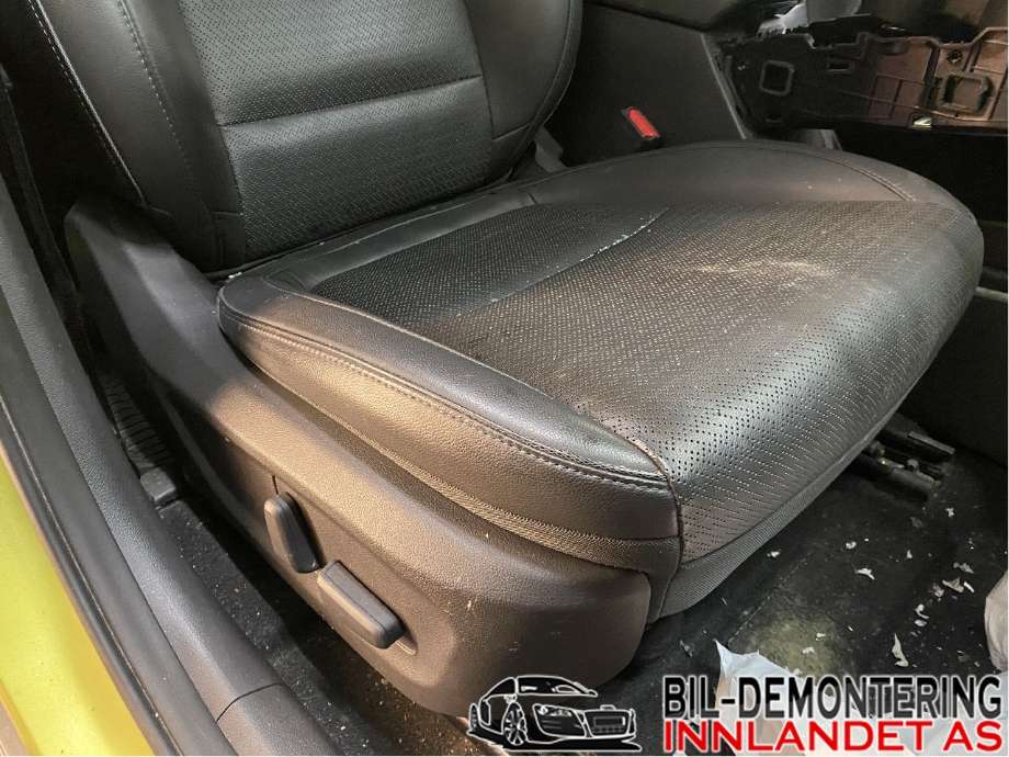 Sete foran høyre til Hyundai Kona 2017-2021 (Type I, Fase 1)  (HYUNDAI|88690K4270TRY|88400K4741SVE|)