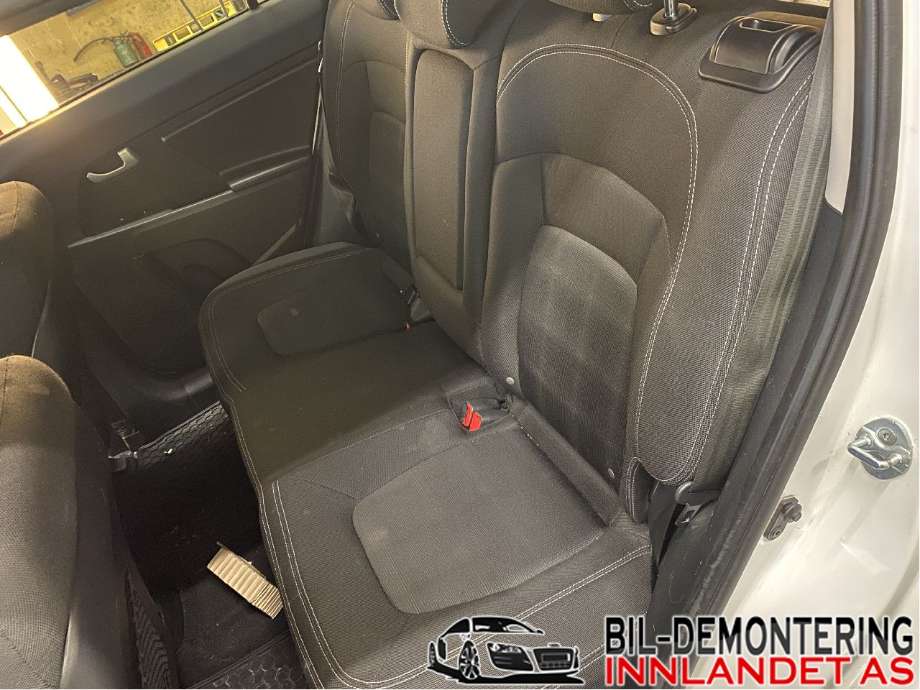 Sete bak til Kia Sportage, 2010-2016 (Type III) (KIA|89100 3U050EAN)
