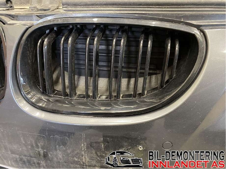 Grill venstre til BMW 5-Serie, 2003-2010 (E60/E61) (E60/E61) (BMW|51 13 7 065 701)
