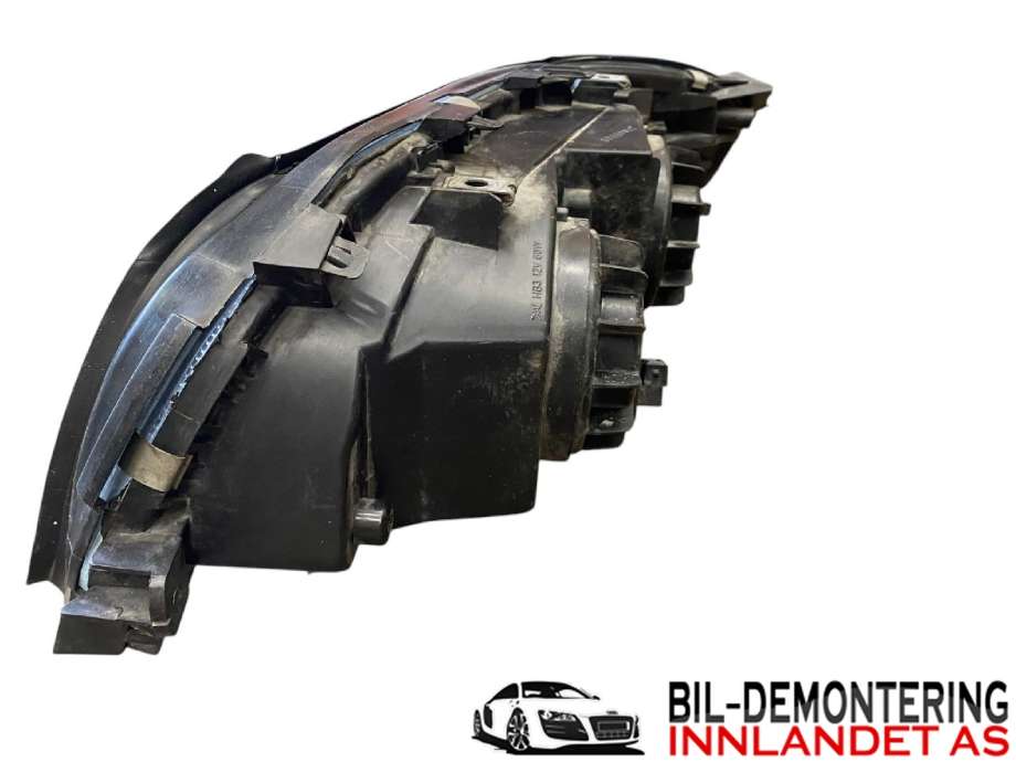 Frontlykt høyre halogen til Volvo V70 2000-2004 (Type II, Fase 1)  (VOLVO|8693568|)