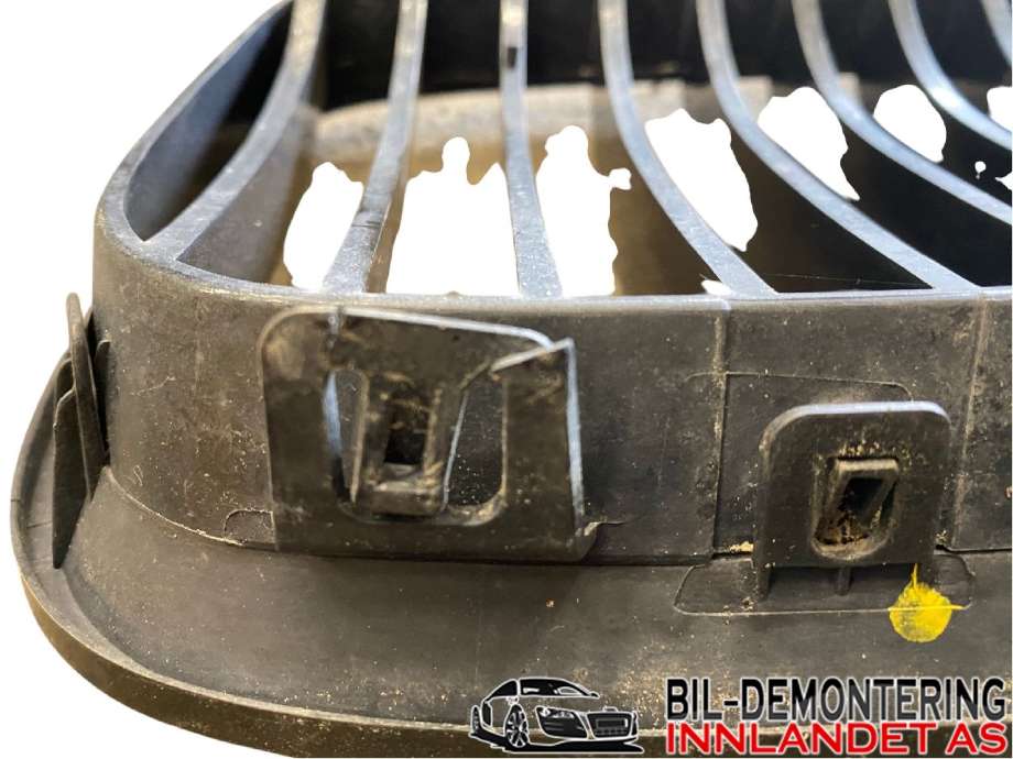 Grill høyre til BMW 3-Serie 2005-2011 (E90/E91/E92/E93) (E90/E91/E92/E93) (BMW|51 13 7 157 276|)