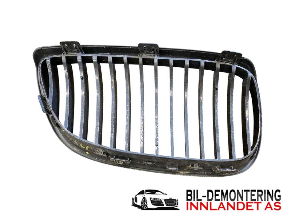 Grill venstre til BMW 3-Serie 2005-2011 (E90/E91/E92/E93) (E90/E91/E92/E93) (BMW|51 13 7 157 275|)