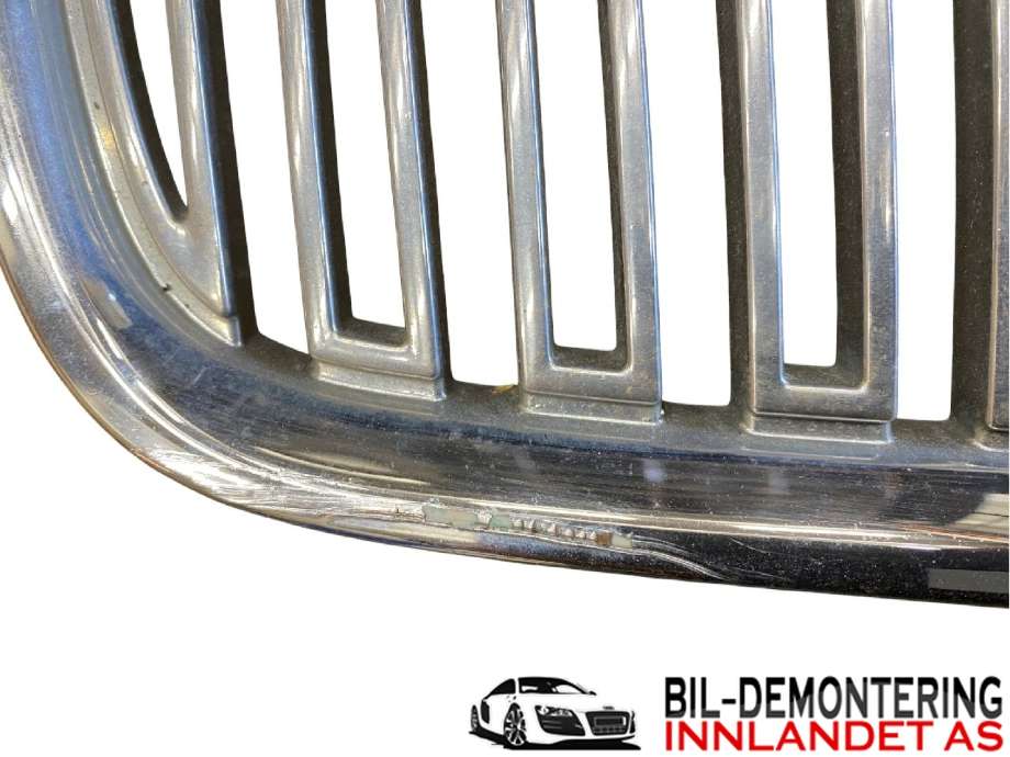 Grill til Volvo V70 2005-2007 (Type II, Fase 2)  (VOLVO|8693346|)