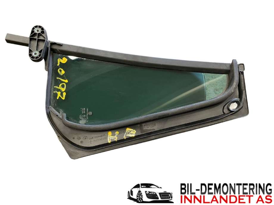 Diverse deler til VW Passat 2015-2019 (Fase 1) (B8) (B8) (VOLKSWAGEN|3G9 845 214 S|3G9 845 214 AE|)