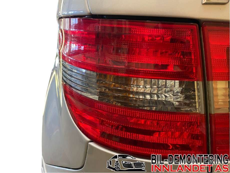 Baklykt venstre til Mercedes B-Klasse 2008-2011 (Fase 2) (W245) (W245) (MERCEDES|A 169 820 23 64|A 169 820 25 64|)