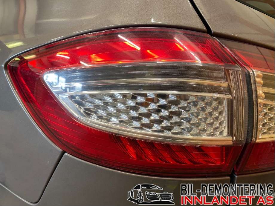 Baklykt venstre til Ford Mondeo, 2011-2014 (Type IV, Fase 2)  (FORD|BS71-13405-BD)