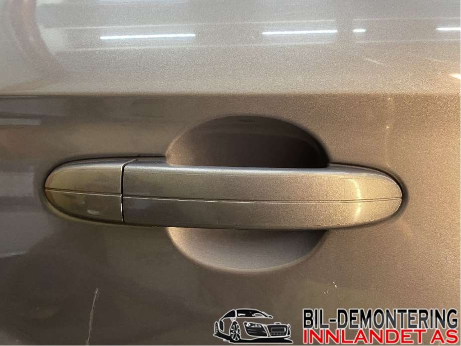 Dørhåndtak utv høyre bak til Ford Mondeo, 2011-2014 (Type IV, Fase 2)  (FORD|6M21-226A40-BAXWAA)