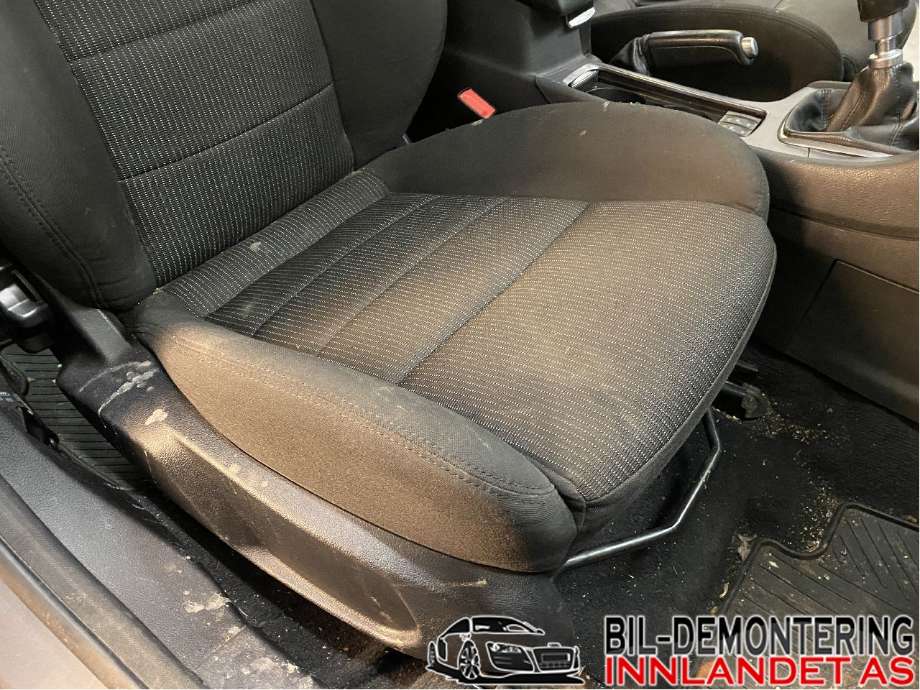 Sete foran høyre til Ford Mondeo 2011-2014 (Type IV, Fase 2)  (FORD|1752434|1790892|)