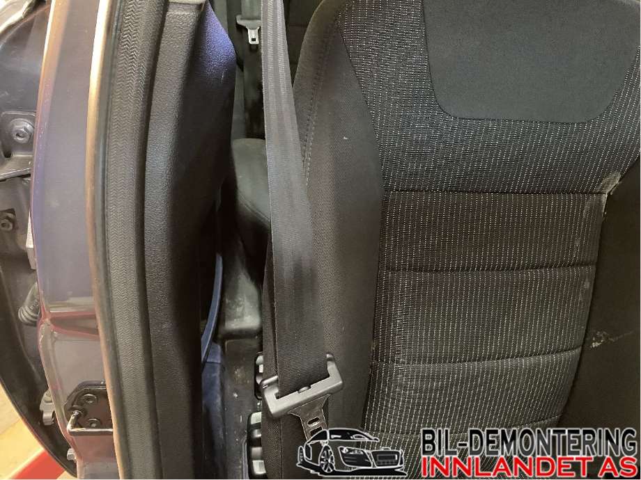 Sikkerhetsbelte foran høyre til Ford Mondeo, 2011-2014 (Type IV, Fase 2)  (FORD|9G9N-61294-BB3YYW)