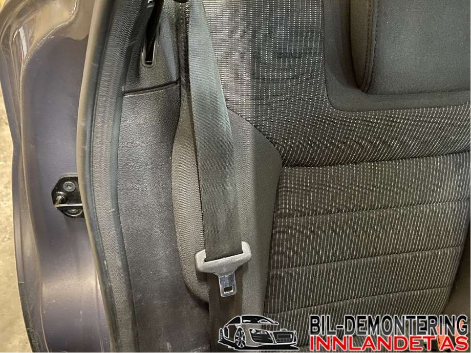 Sikkerhetsbelte bak høyre til Ford Mondeo, 2011-2014 (Type IV, Fase 2)  (FORD|9G9N-611B68-FB3YYW)