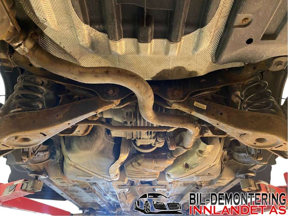 Travers bak til VW Passat 2011-2015 (B7) (B7) (VOLKSWAGEN|5N0 505 235 AF|5N0 505 235 AH|)