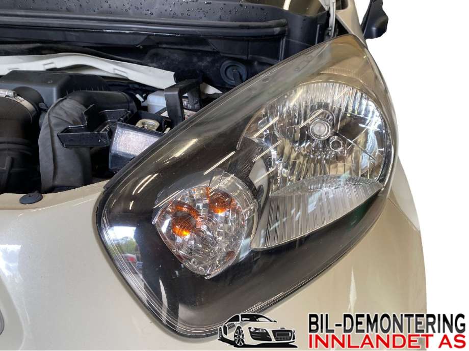 Frontlykt venstre halogen til Kia Picanto, 2011-2017 (Type II) (KIA|92101 1Y011)