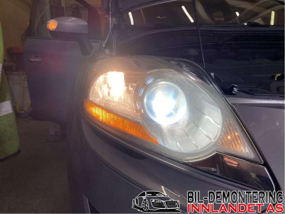 Frontlykt høyre halogen til Ford Kuga 2008-2012 (Type I)  (FORD|8V41-13005-AE|1590741|)