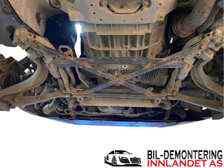 Travers foran hoved til Audi A4, 2007-2014 (Type IV) (B8) (B8) (AUDI|8T0 399 315 H)