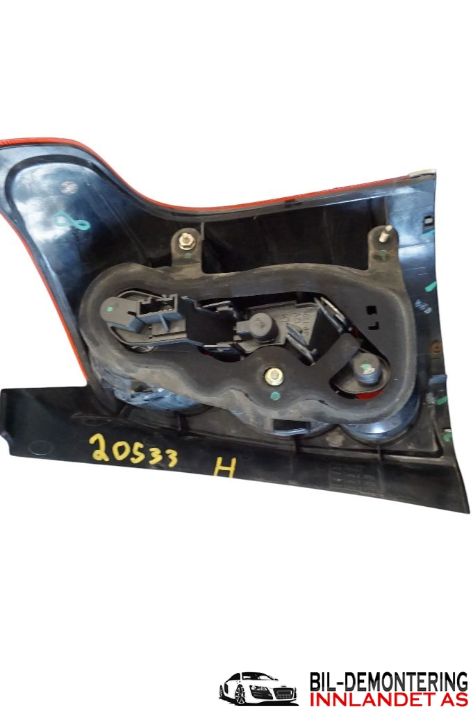 Baklykt venstre til Toyota Avensis 2003-2008 (Type II) (TOYOTA|8156105170|)
