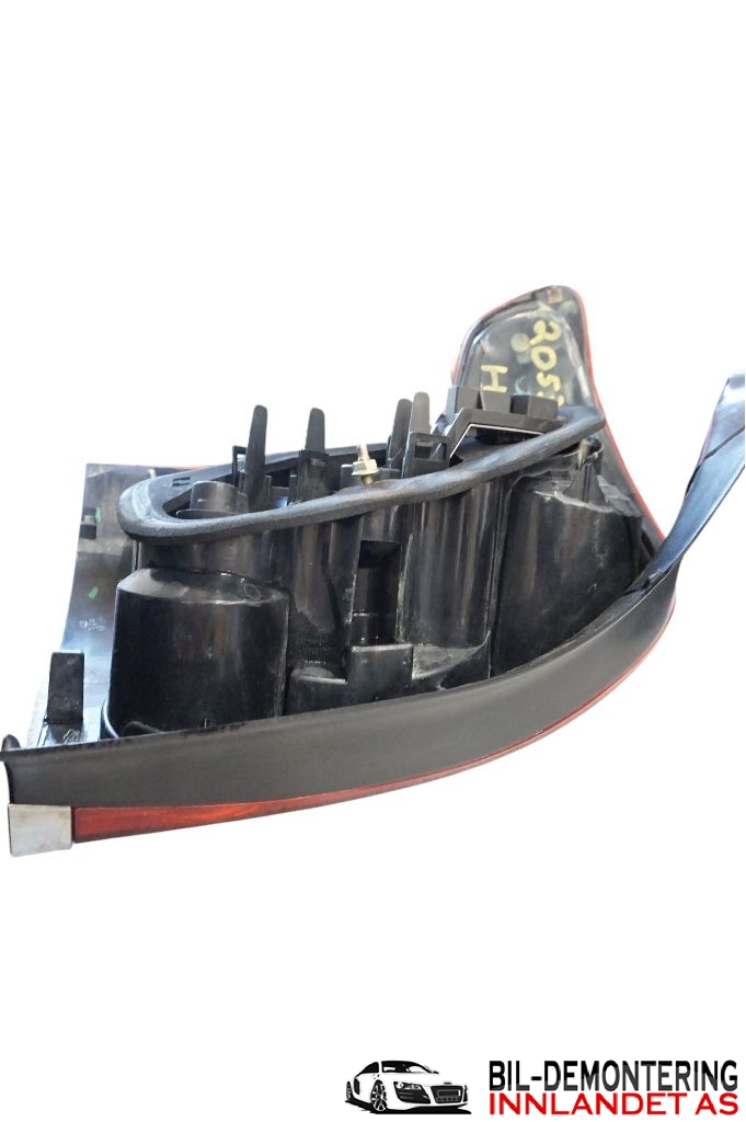 Baklykt høyre til Toyota Avensis 2003-2008 (Type II)  (TOYOTA|8155105180|)
