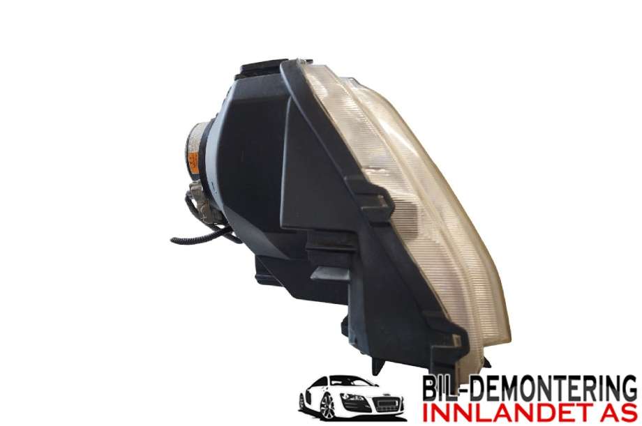 Frontlykt venstre halogen til Suzuki Grand Vitara 2005-2015 (Type III)  (SUZUKI|35320-65JB2|)