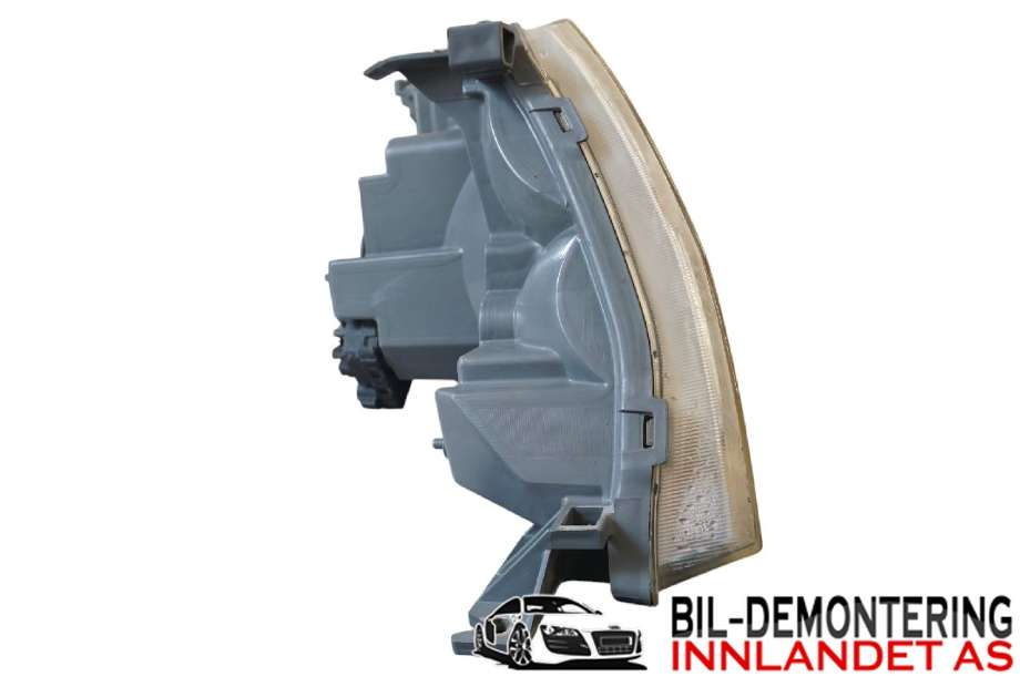 Frontlykt venstre halogen til Toyota Hiace 2007-2012 (Fase 3)  (TOYOTA|8117026490|)