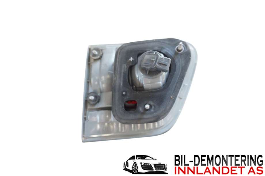 Baklykt venstre indre til Toyota Avensis 2009-2015 (Type III, Fase 1)  (TOYOTA|8159105110|)