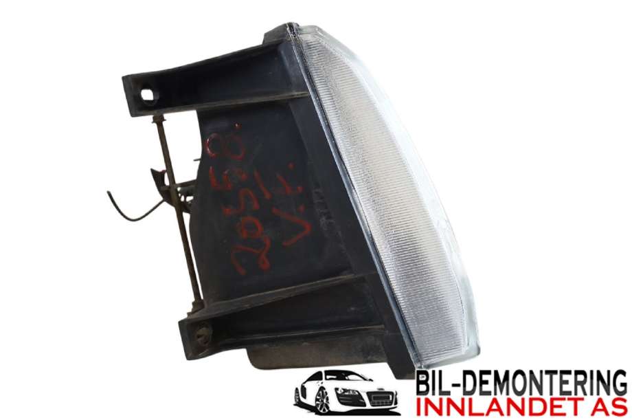 Frontlykt venstre halogen til Mitsubishi Pajero 1992-1999 (Type II) (MITSUBISHI|MB831071|)