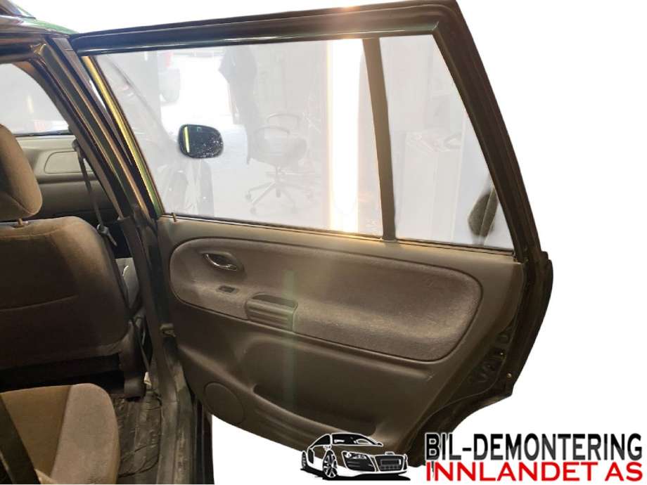 Ruteheis høyre bak til Suzuki Grand Vitara, 1998-2005 (Type II)  (SUZUKI|8350165D10)