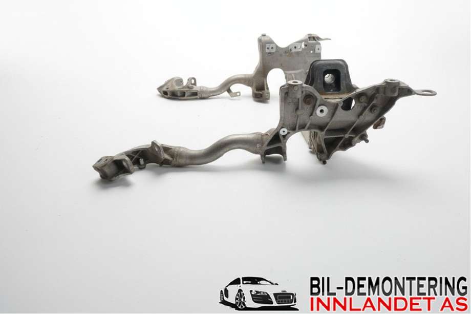 Travers foran hoved til Audi A4 2007-2014 (Type IV) (B8) (B8) (AUDI|8T0 399 315 H|)