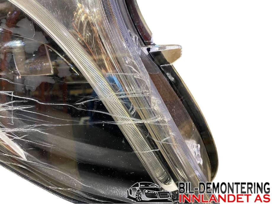 Frontlykt høyre halogen til Mercedes Vito 2014-->> (W447) (W447) (MERCEDES|A 447 906 11 01|A 447 906 19 01|)