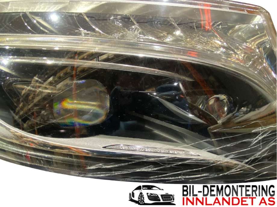 Frontlykt høyre halogen til Mercedes Vito 2014-->> (W447) (W447) (MERCEDES|A 447 906 11 01|A 447 906 19 01|)