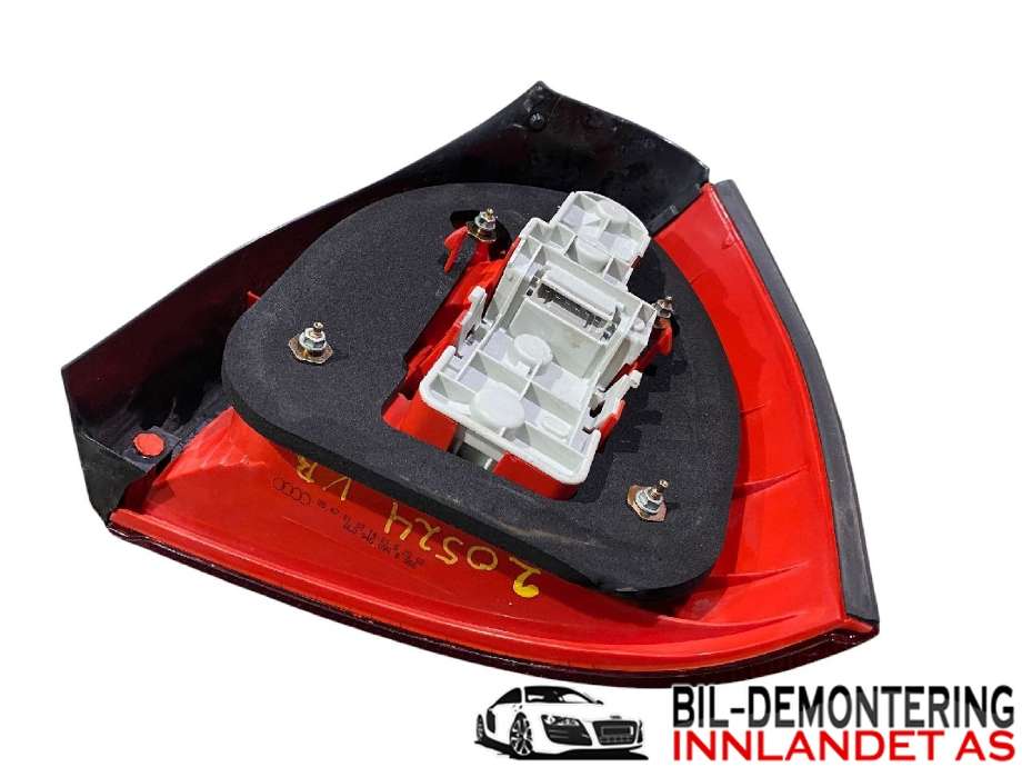 Baklykt venstre til Audi A3 1996-2003 (Type I)  (AUDI|8L0 945 095 B|)