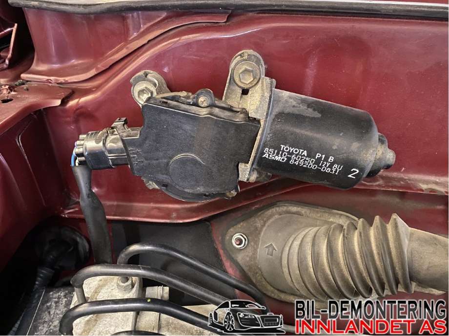 Viskermotor frontrute til Toyota Land Cruiser 100, 1998-2007  (TOYOTA|8511060250)