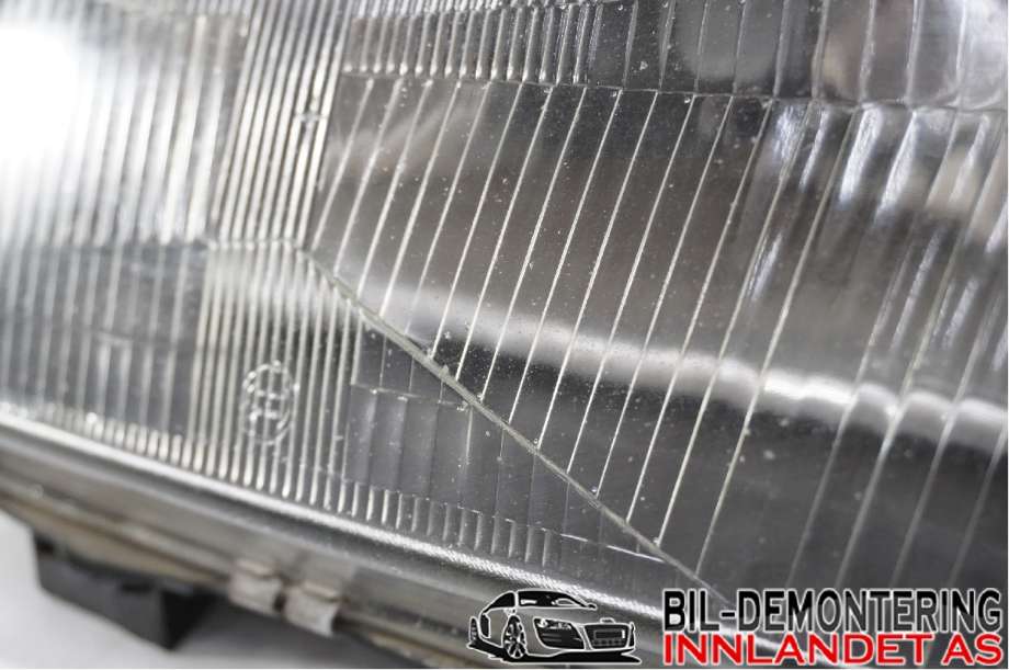 Frontlykt høyre halogen til Ford Scorpio 1985-1991 (|85GG13N010AA|1305235101)