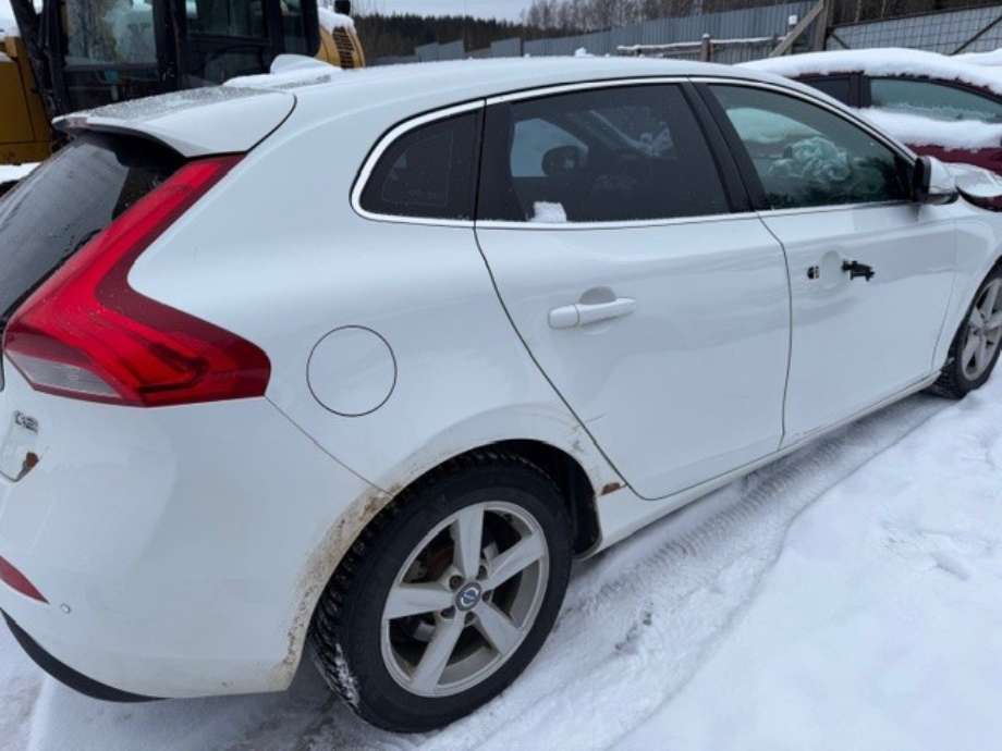 Volvo V40 2012-2019 , Motorkode: D4162T, Girkassekode: 