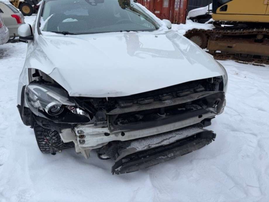 Volvo V40 2012-2019 , Motorkode: D4162T, Girkassekode: 