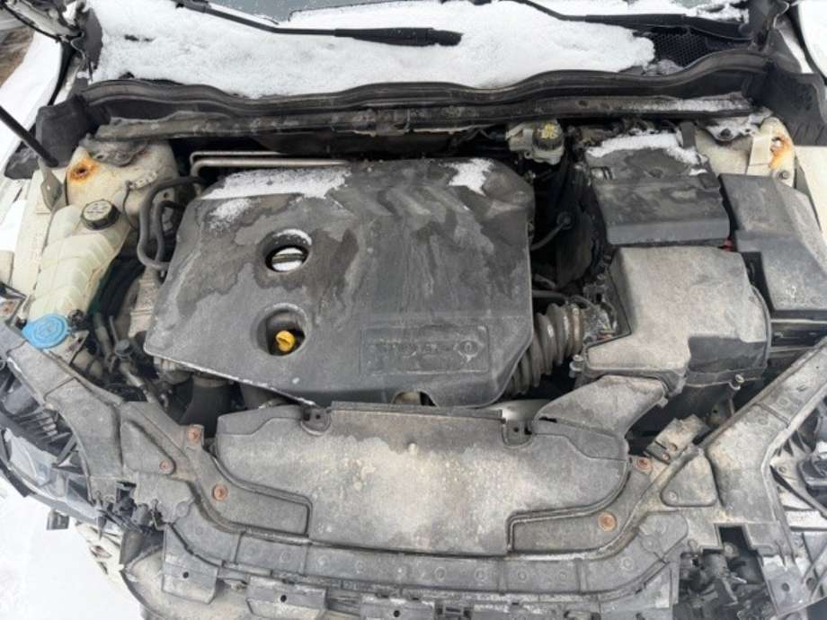 Volvo V40 2012-2019 , Motorkode: D4162T, Girkassekode: 