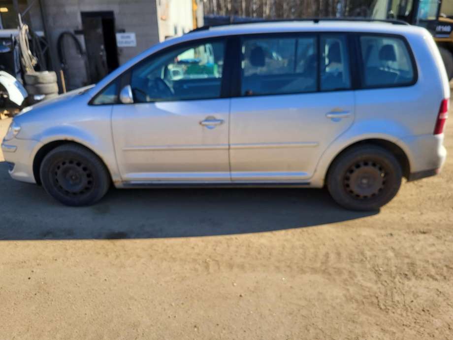 VW Touran 2007-2010 (Type I, Fase 2) , Motorkode: BLS, Girkassekode: 