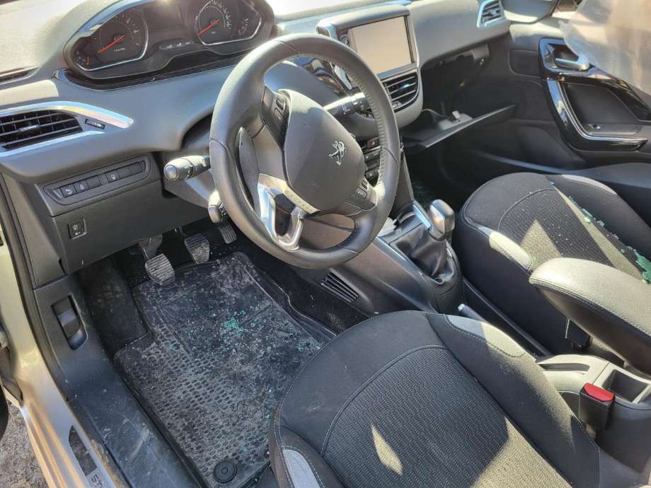 Peugeot 208 2012-2019 (Type I) delebil , Motorkode: HM01, Girkassekode: 