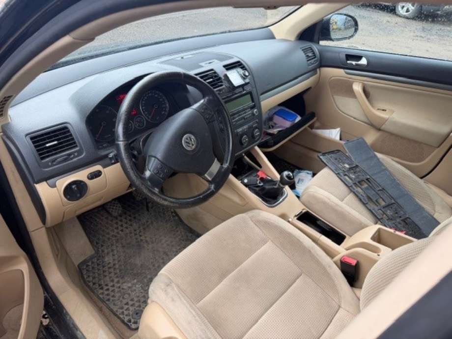 VW Golf VI 2008-2012 , Motorkode: BXE, Girkassekode: 