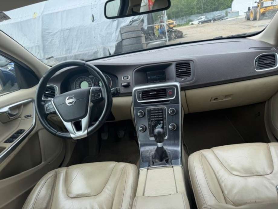 Volvo V60 2010-2013 (Type I, Fase 1) , Motorkode: D4162T, Girkassekode: 